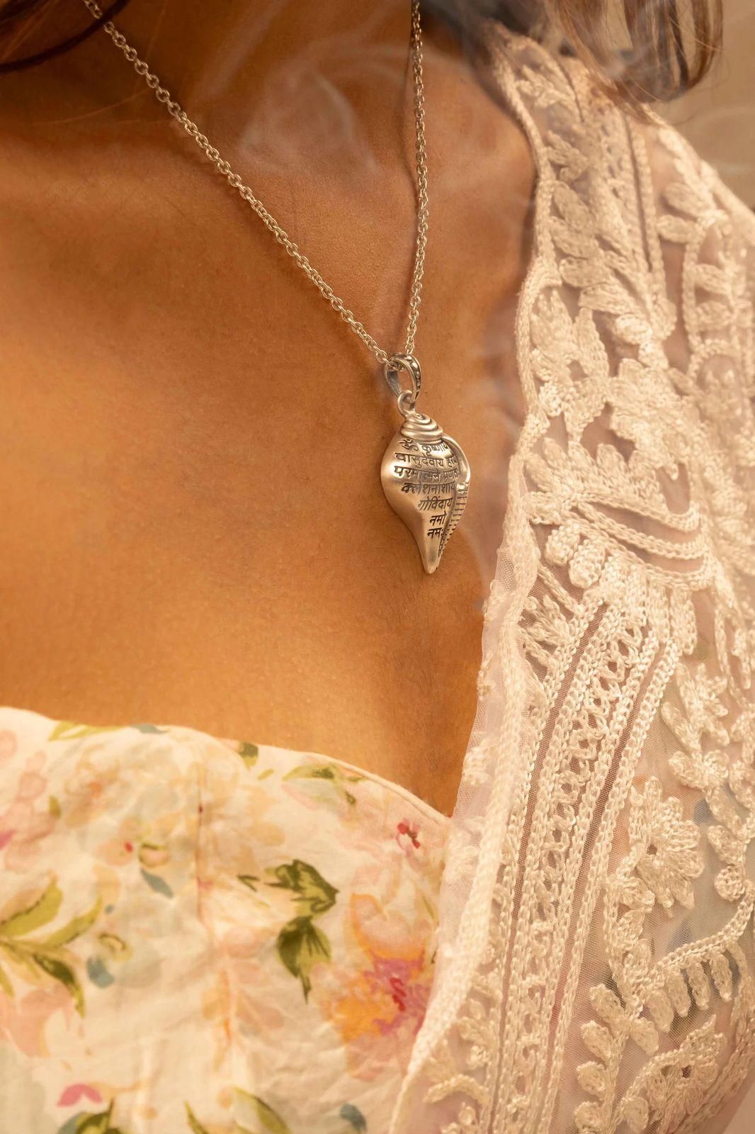 Shri Krishna Shankha Pendant with Chain | Symbol of Love, Calm & Protection